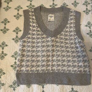 Abercrombie- Houndstooth Sweater Vest (S)